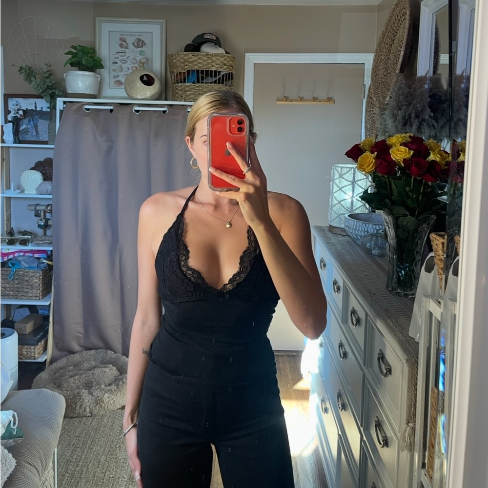 SHEIN black lace trimmed tank top - Picture 3 of 13